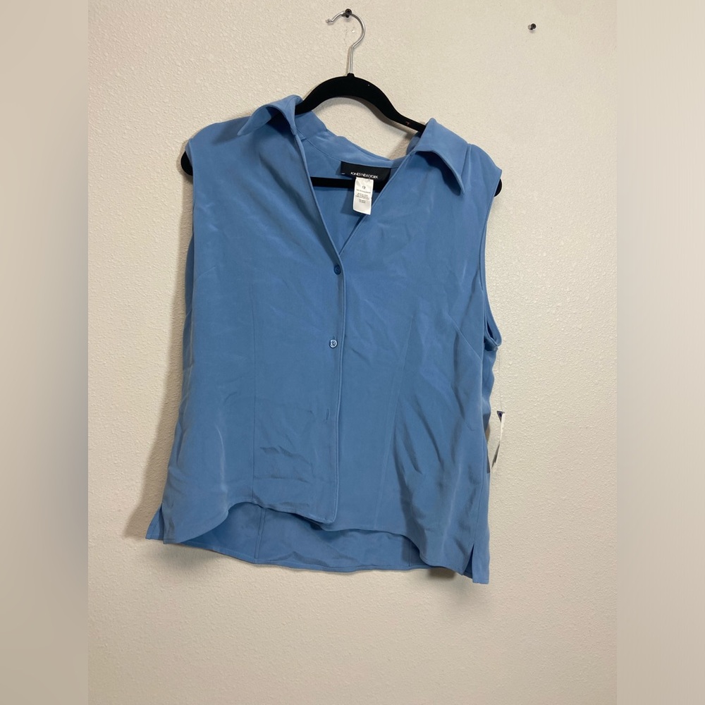 Jones New York, blue, sleeveless less shirt.